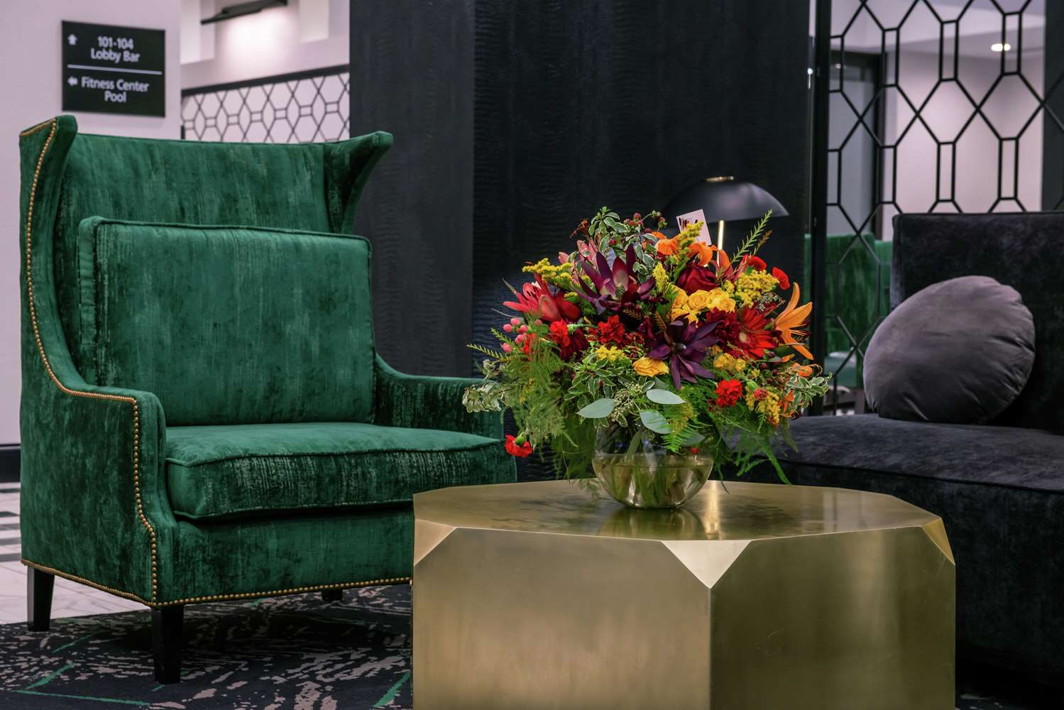 Фото Hampton Inn & Suites Winston-Salem Downtown