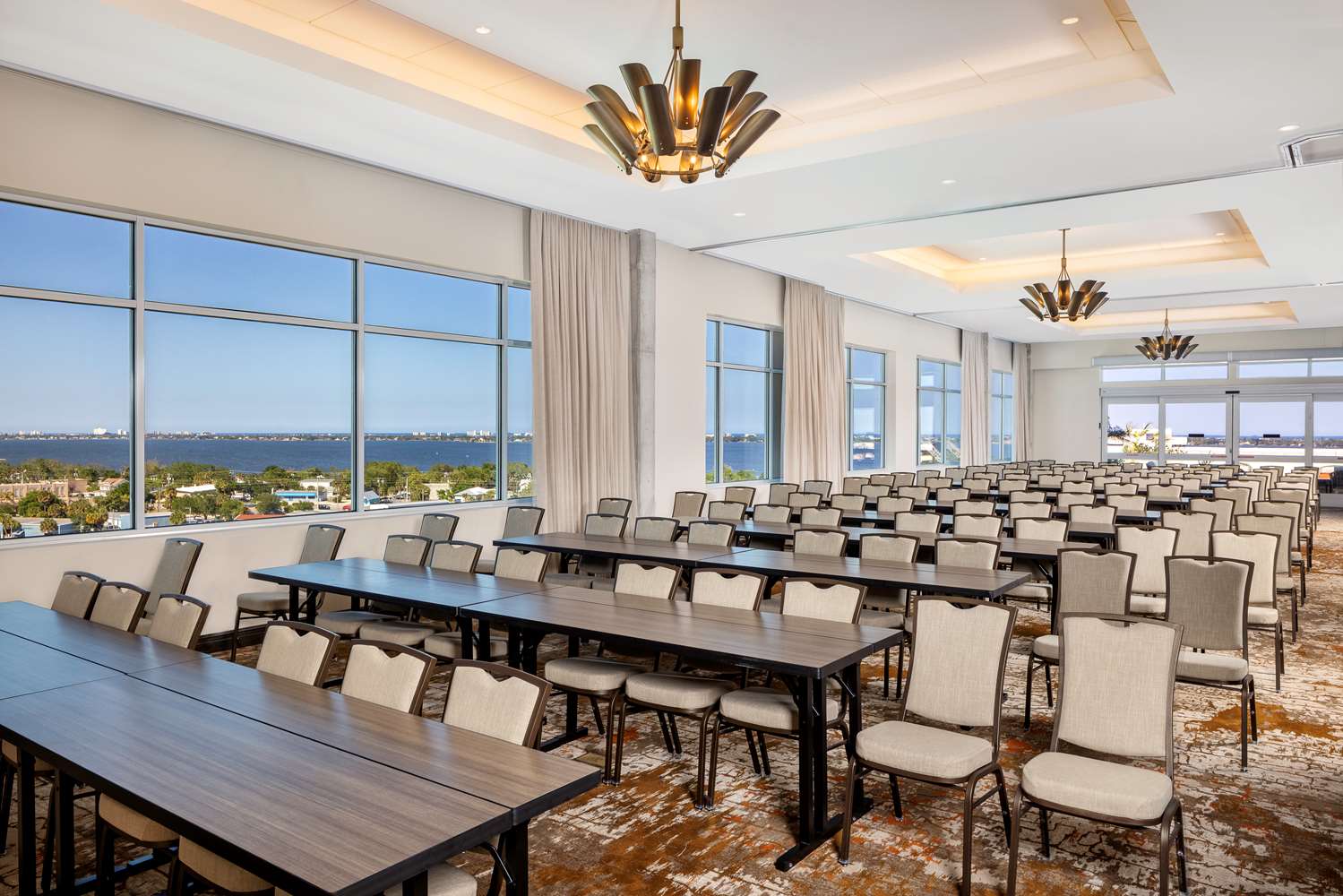 Фото Hotel Melby Downtown Melbourne, Tapestry Collection by Hilton