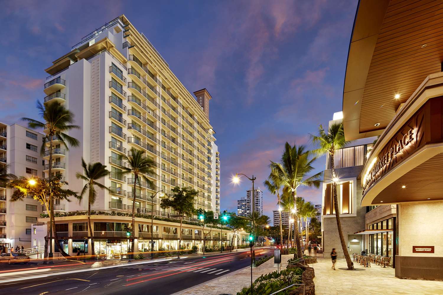 Фото Hilton Garden Inn Waikiki Beach