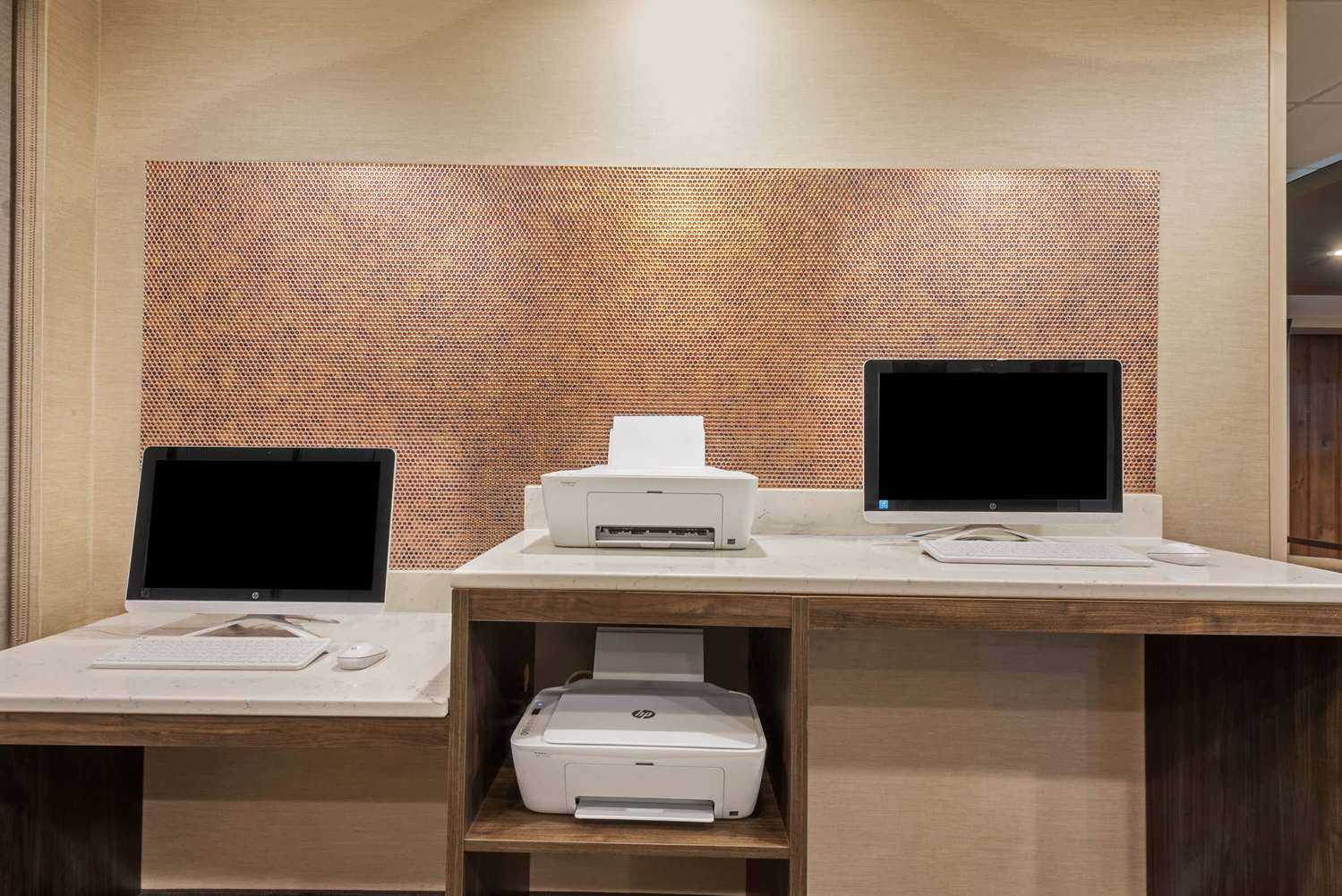 Фото La Quinta Inn & Suites by Wyndham Jamestown