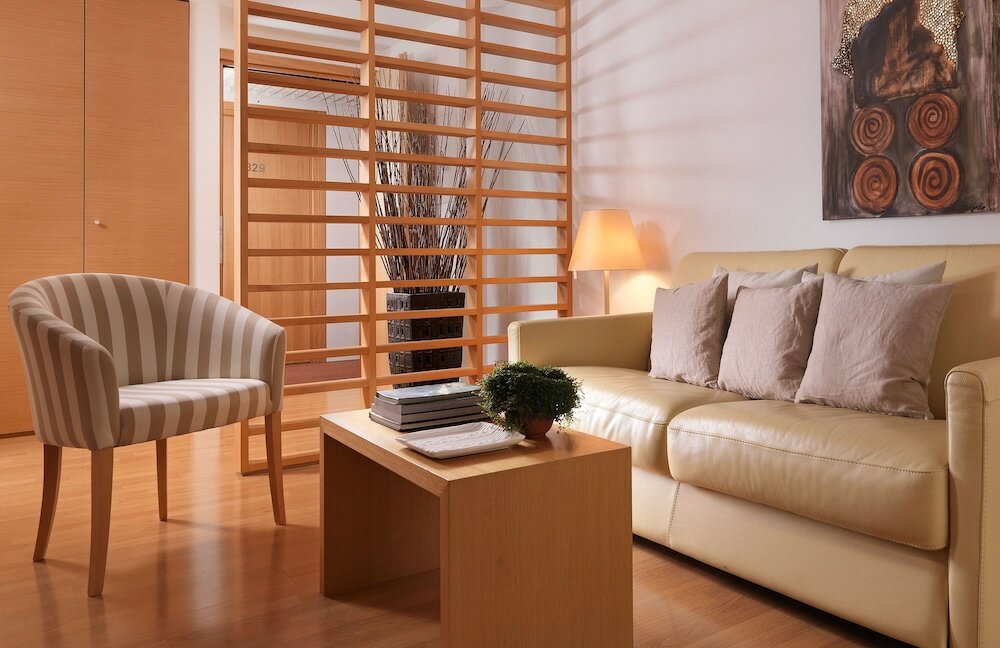 Фото Elefsina Hotel