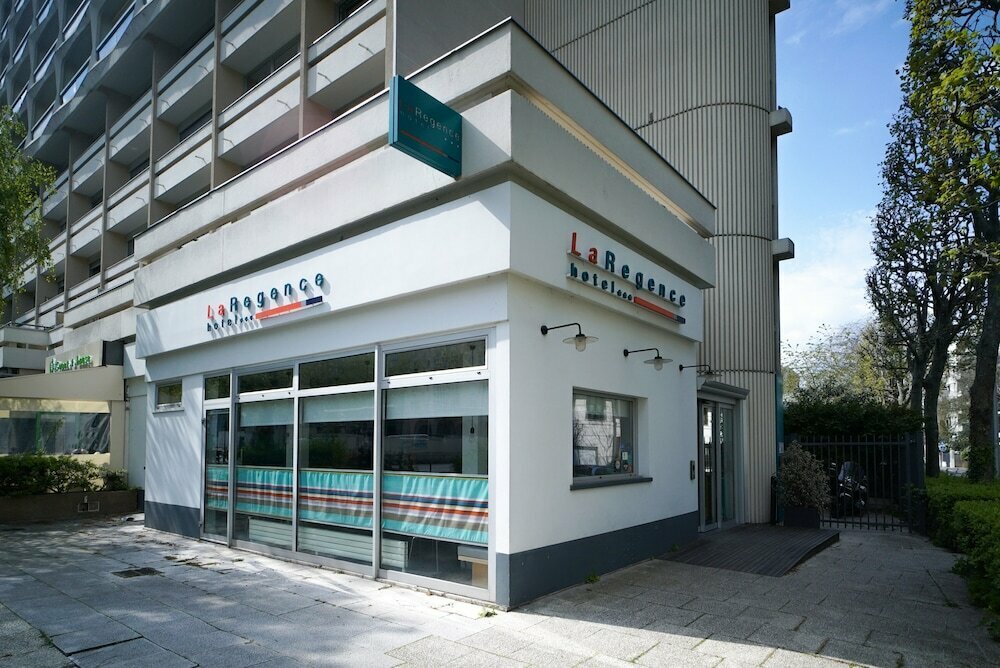 Hotel Hôtel La Régence, Courbevoie, photo