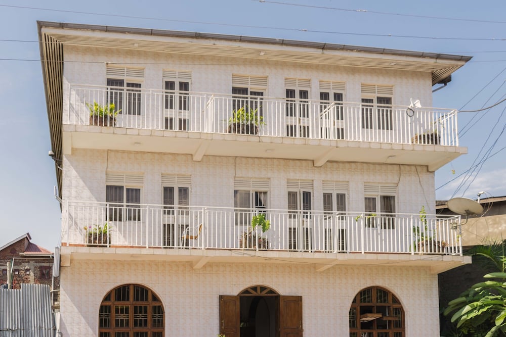 Фото Raja Excelsior Hotel