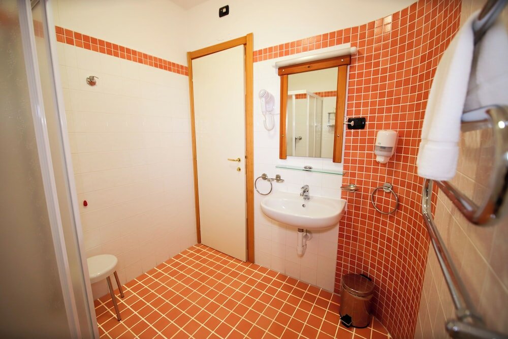 Фото Pràcatinat Hotel & Restaurant