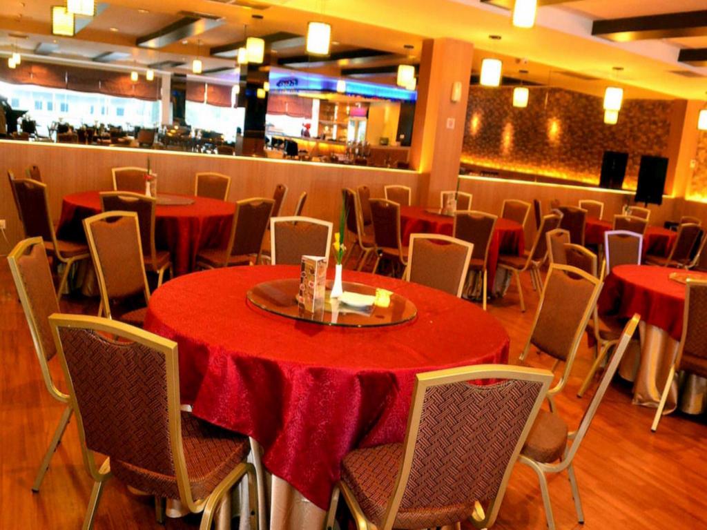 Фото Grand Impression Hotel Medan