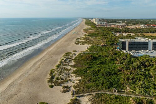 Внешний вид отеля Hilton Cocoa Beach Oceanfront в Коко-Бич, фото 4
