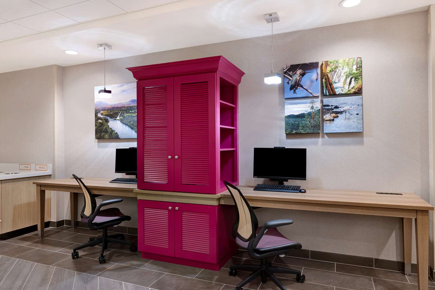 Фото Home2 Suites by Hilton Redding