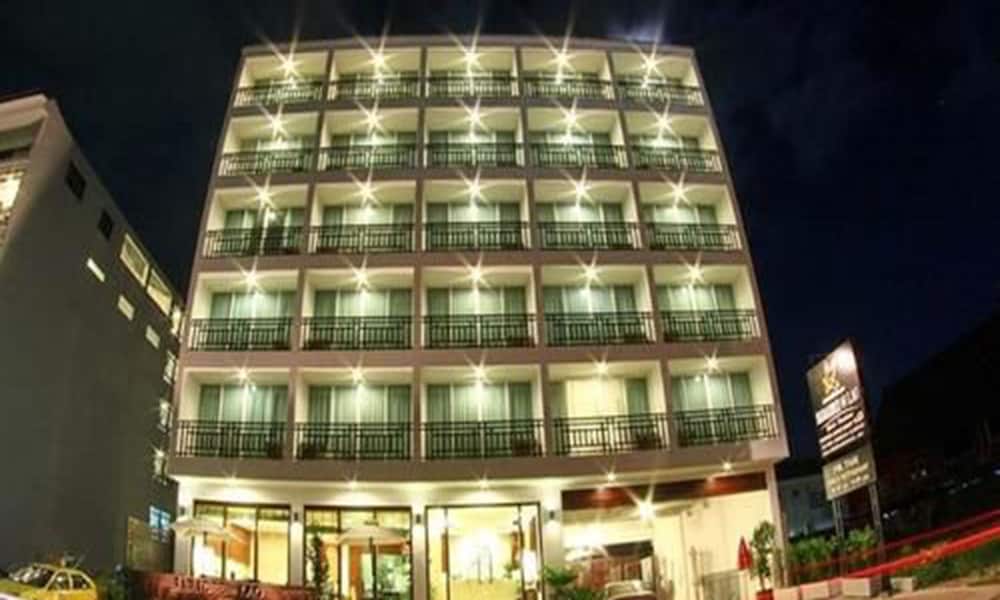 Фото отеля 1