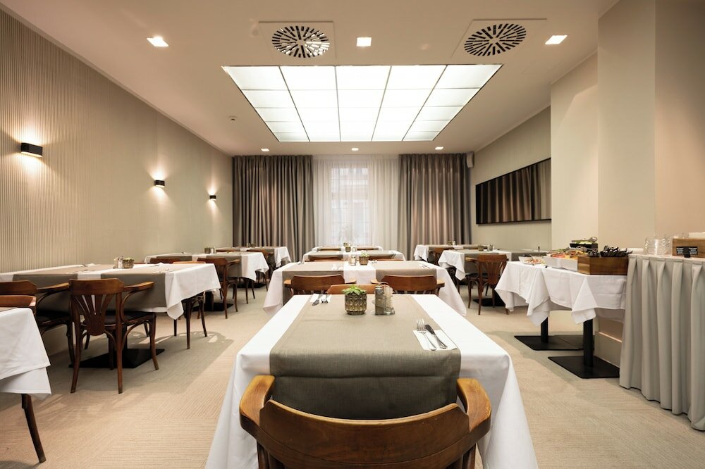 Фото Hotel Prokop Square