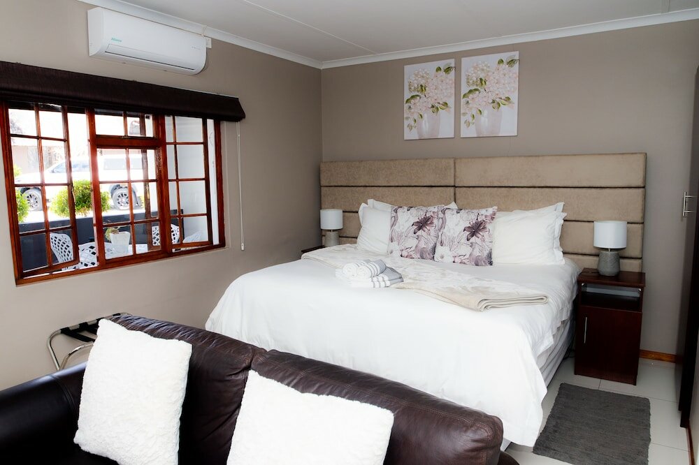 Фото Kleinplasie Guesthouse