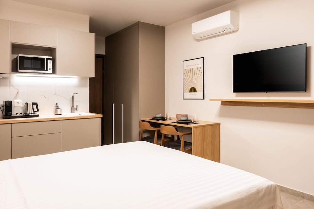 Фото Empress Luxury Residences