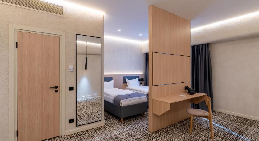 Фото Renion City Hotel