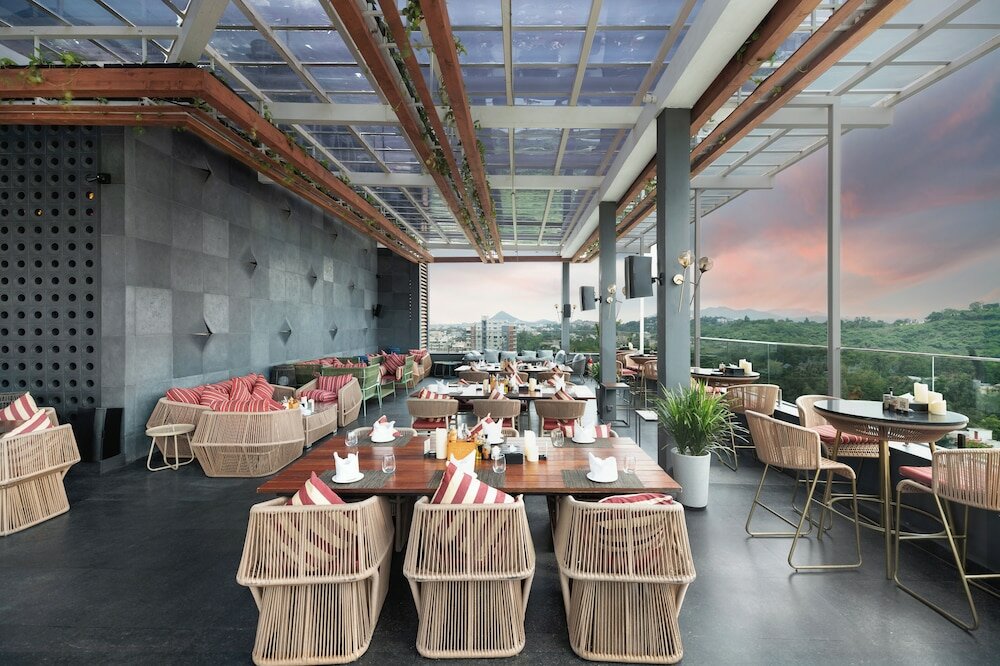 Фото Parallel Hotel