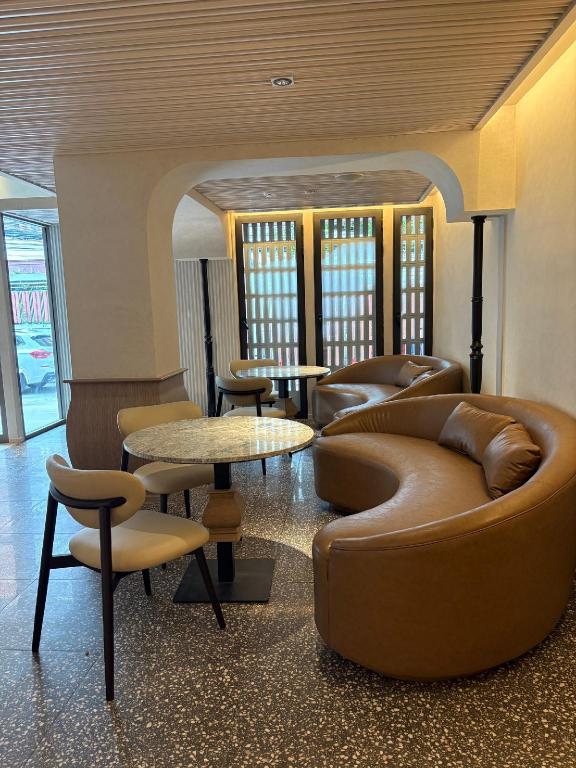 Фото Away Bangkok Sukhumvit