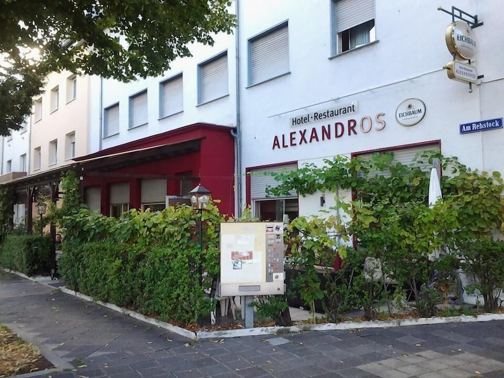 Фото отеля 1