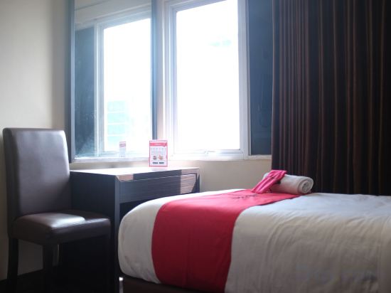 Фото RedDoorz Plus @ Thamrin