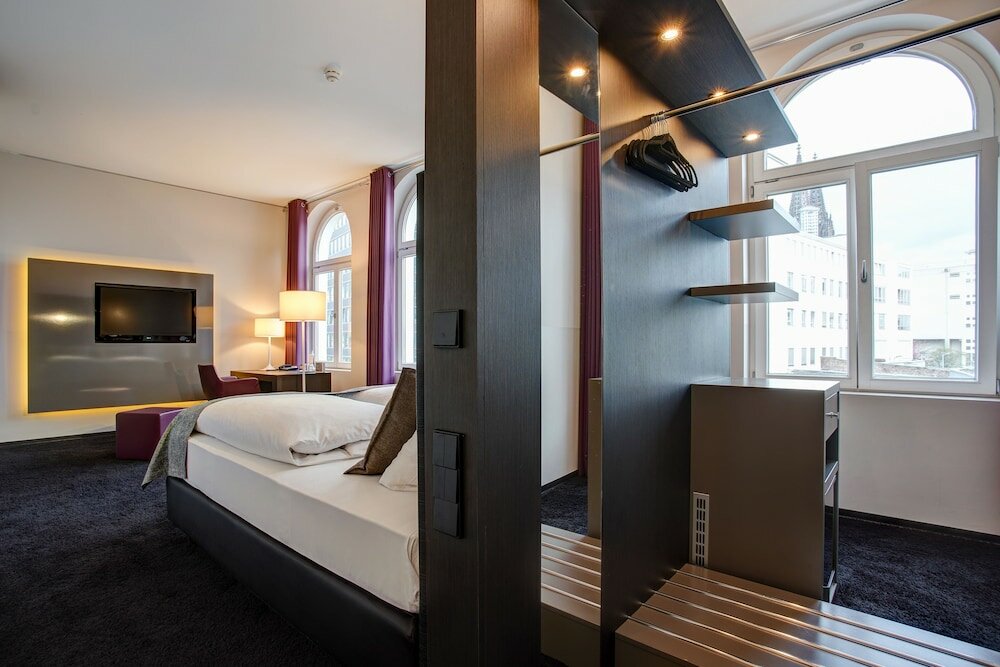 Фото Premier Inn Koeln City Centre