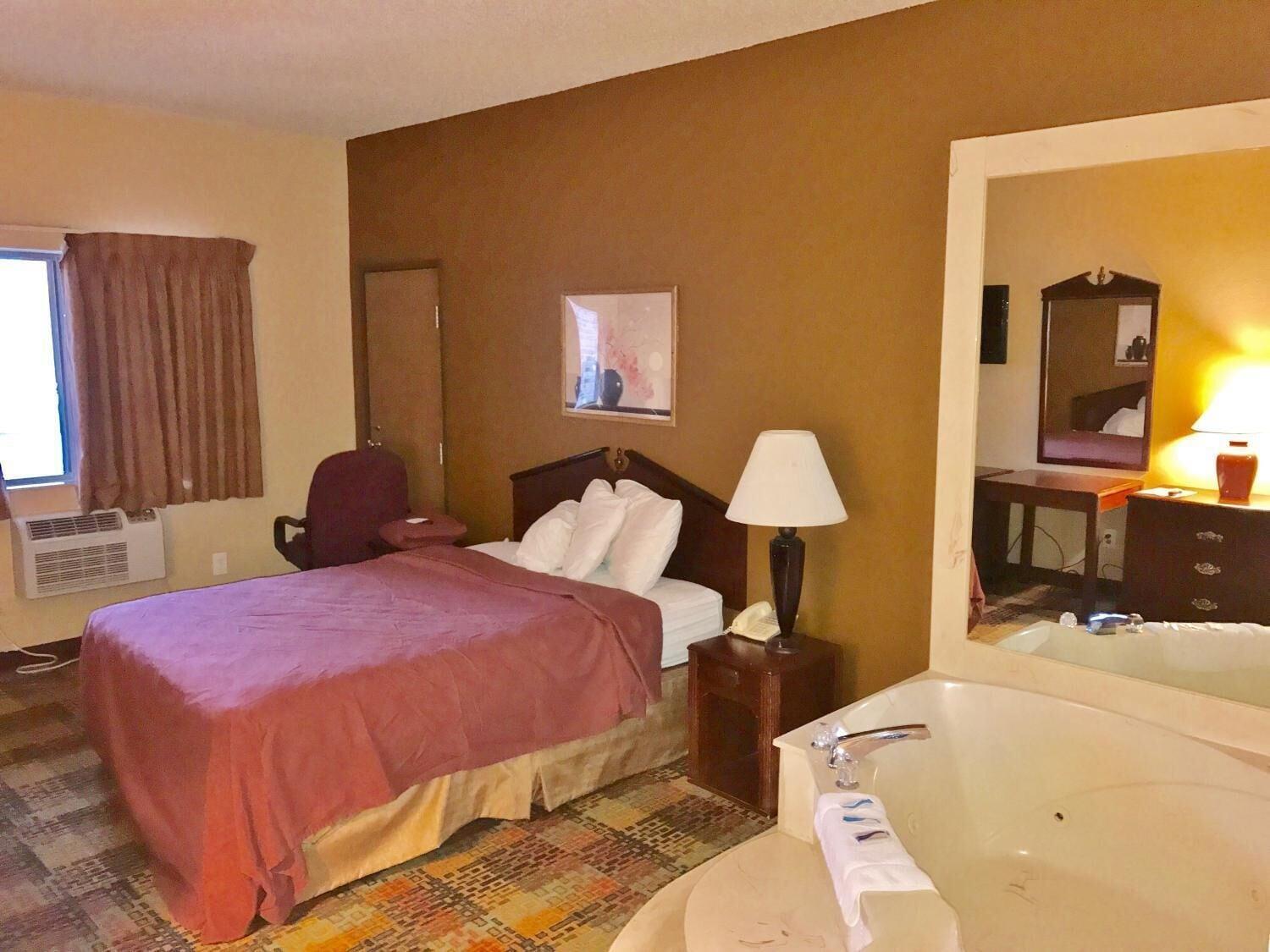 Фото Americas Best Value Inn Livonia Detroit