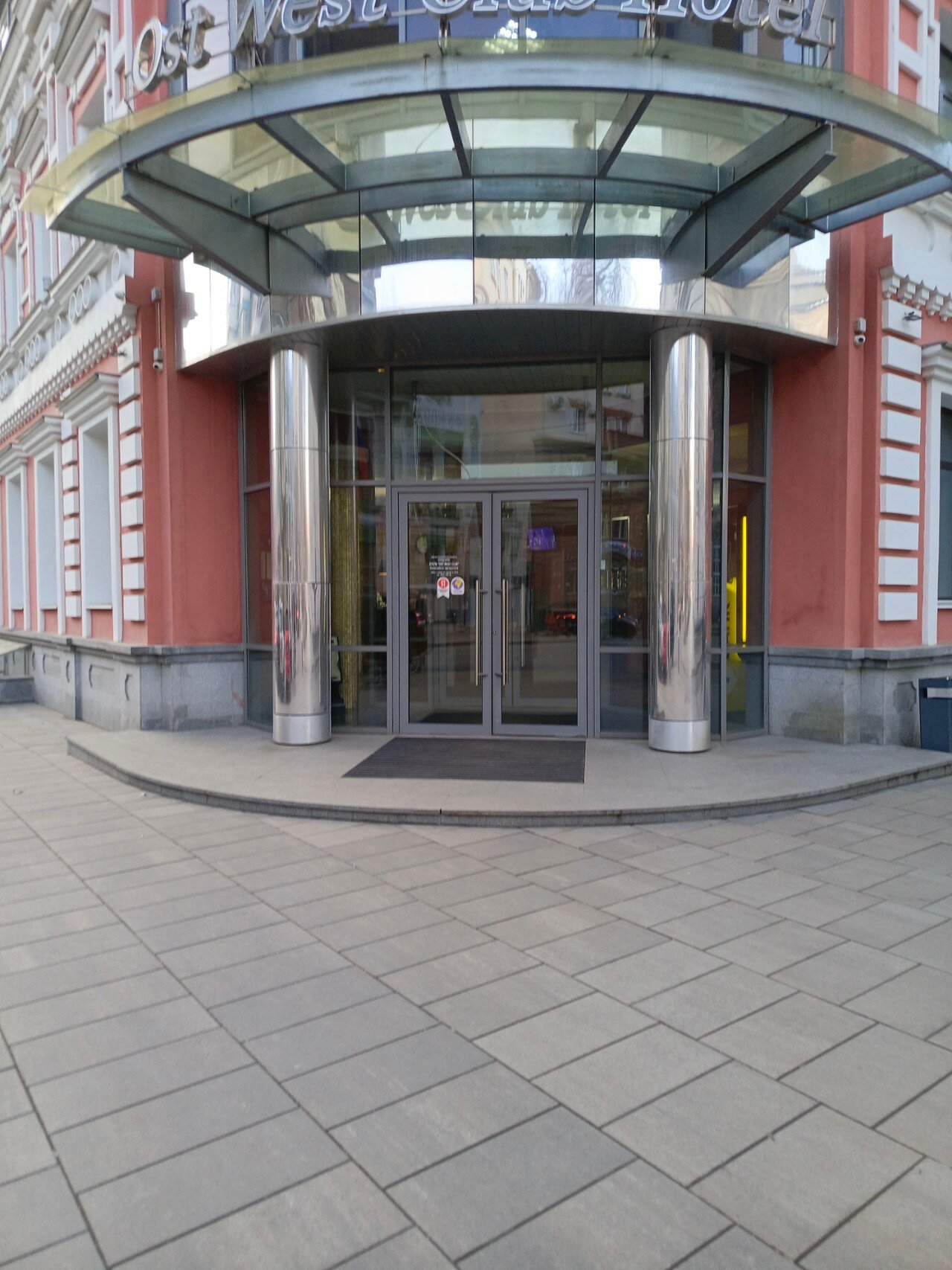 Фото Ост Вест Отель