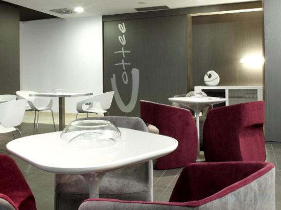 Фото Hotel Ilunion Romareda