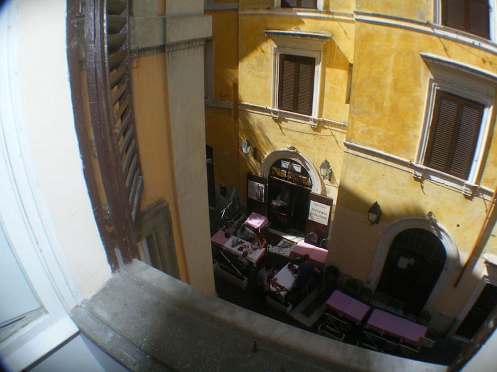 Фото Гостевой Дом B&b Ventisei Scalini a Trastevere
