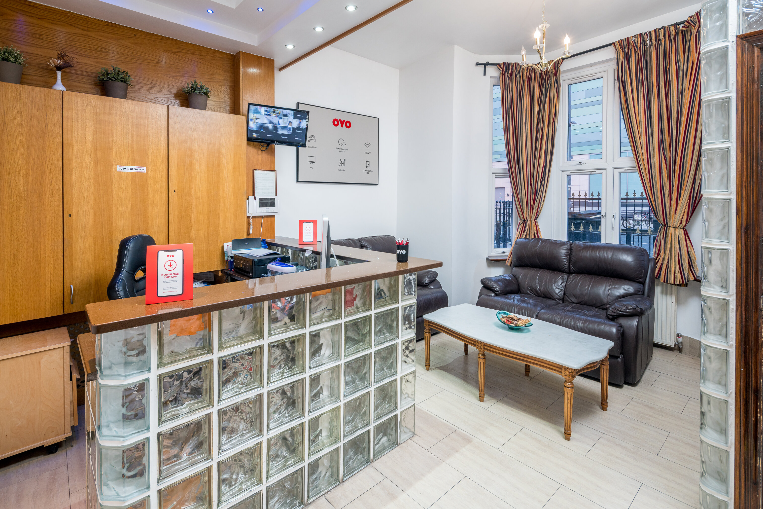 Фото Oyo Abbey Hotel, London Shepherd's Bush Market