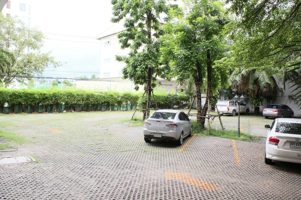 Фото Romance Hotel Srinakarin