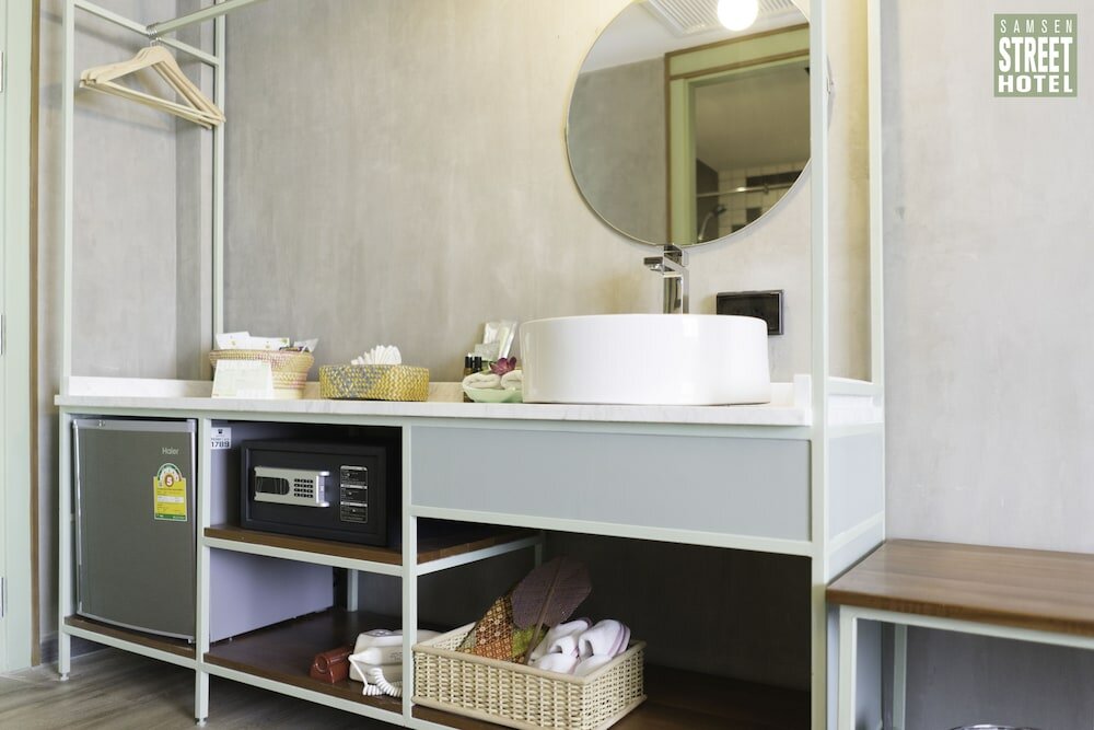 Фото Samsen Street Hotel