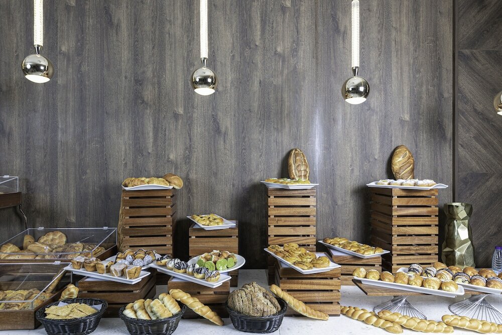 Фото Seven Gardens Hotel