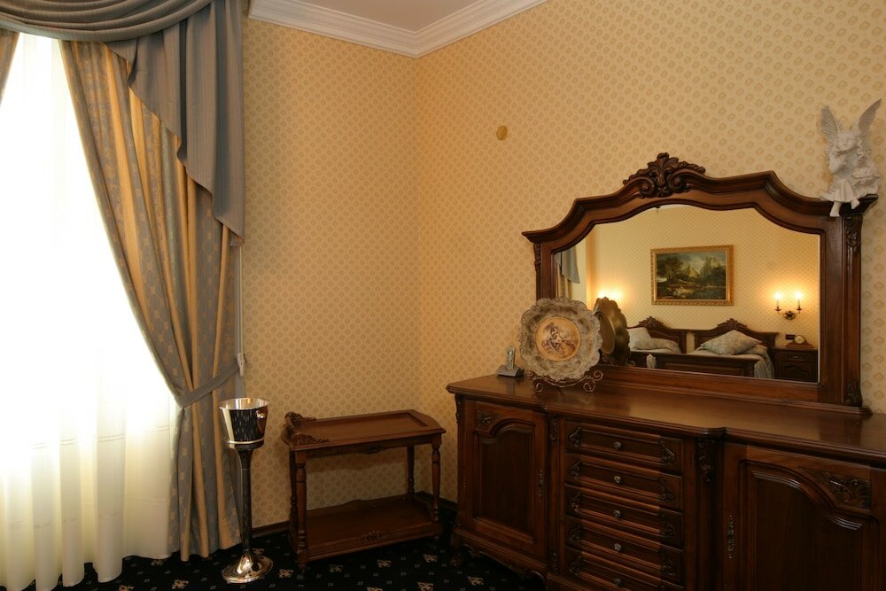 Фото Grand Hotel London