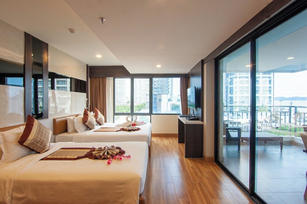 Фото Golden Jomtien Beach Hotel