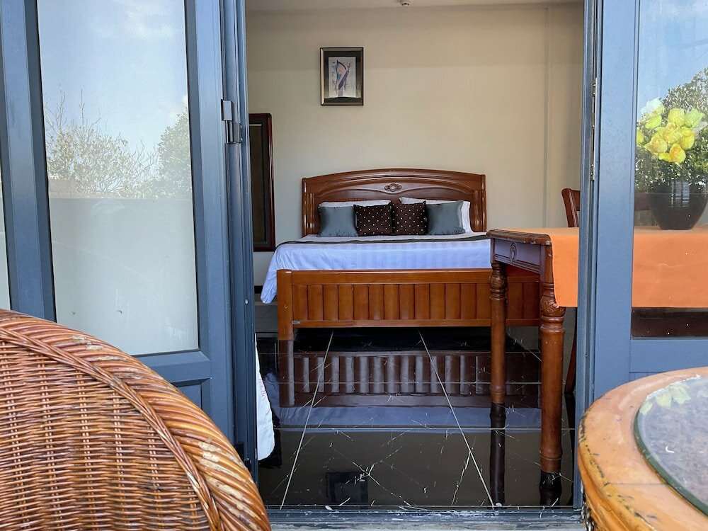 Фото Mahe Holiday Resort