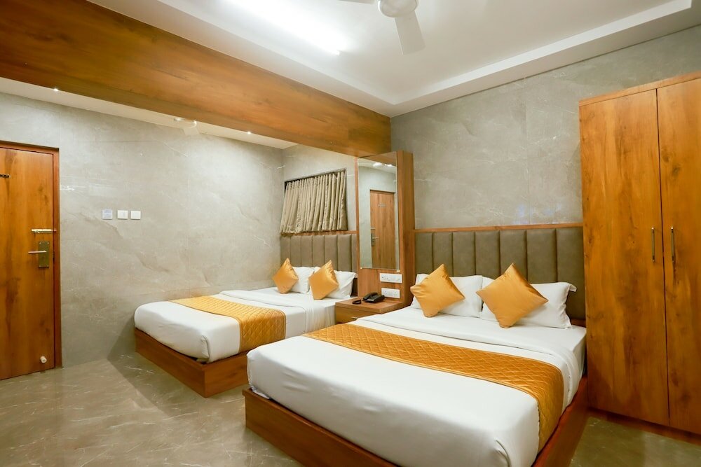 Фото Hotel Karishma