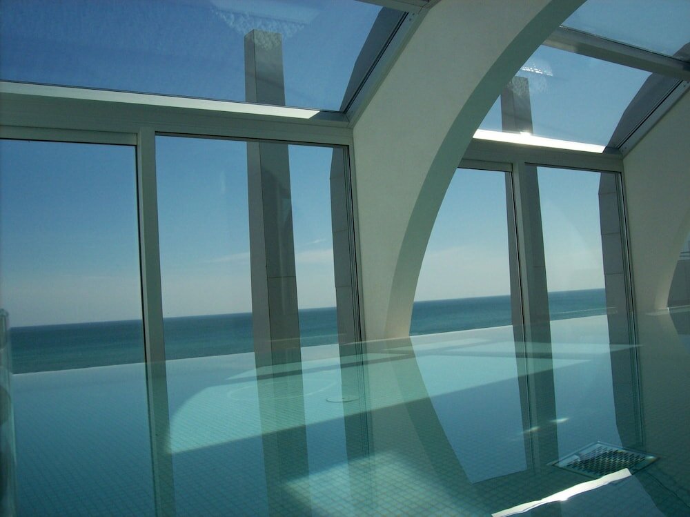 Фото I-Suite Hotel