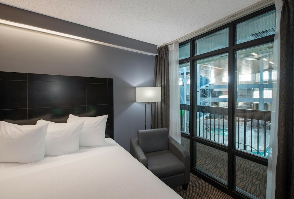 Фото Nisku Inn And Conference Centre
