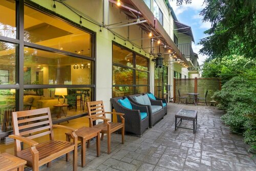 Внешний вид отеля Best Western Plus Plaza by the Green в Кенте, фото 4