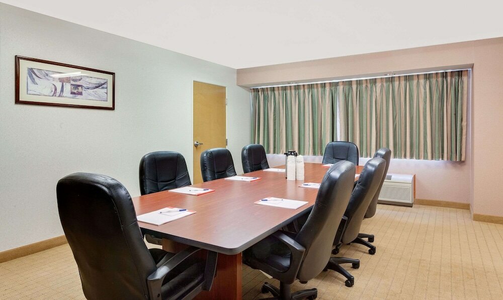 Фото Microtel Inn & Suites by Wyndham Wellsville