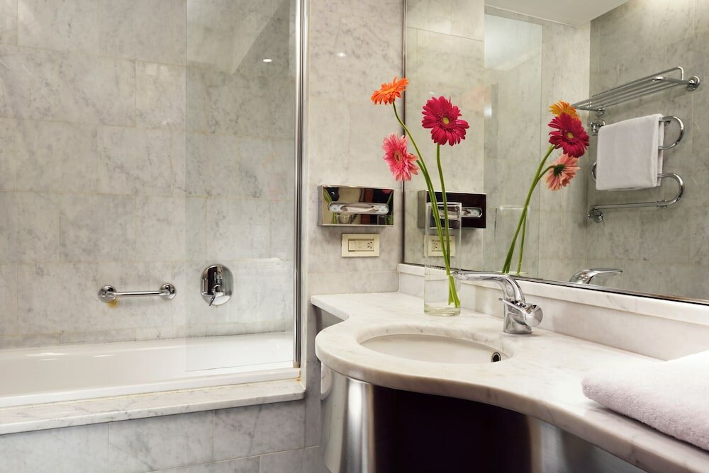 Фото Unahotels Mediterraneo Milano