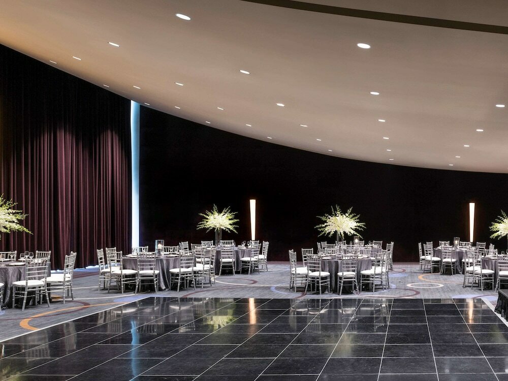 Фото Sofitel Chicago Magnificent Mile