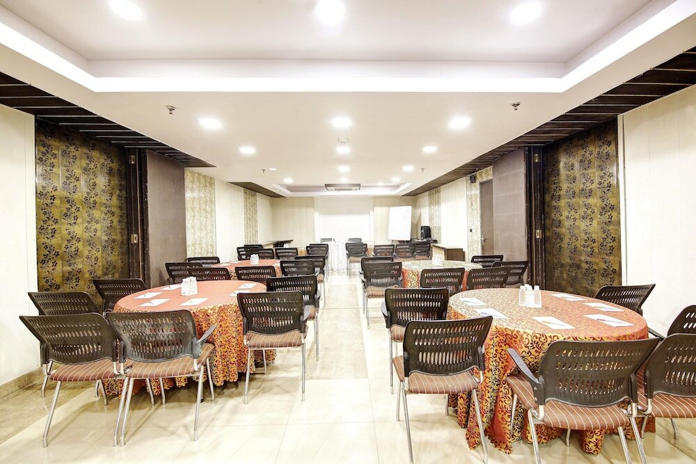 Фото Hotel Tjs Royale