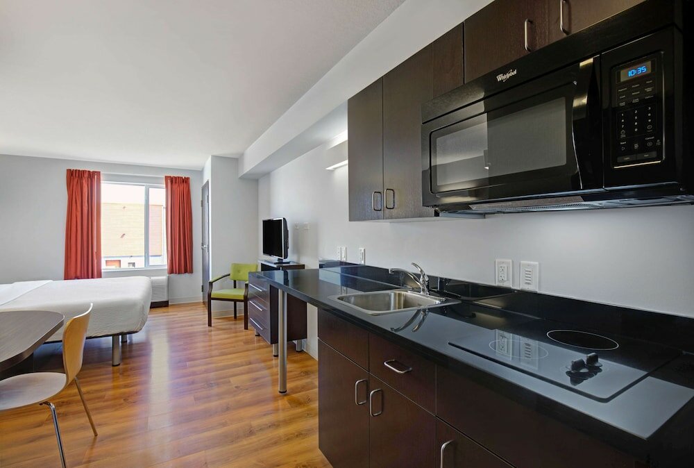 Фото Motel 6 Airdrie, Ab