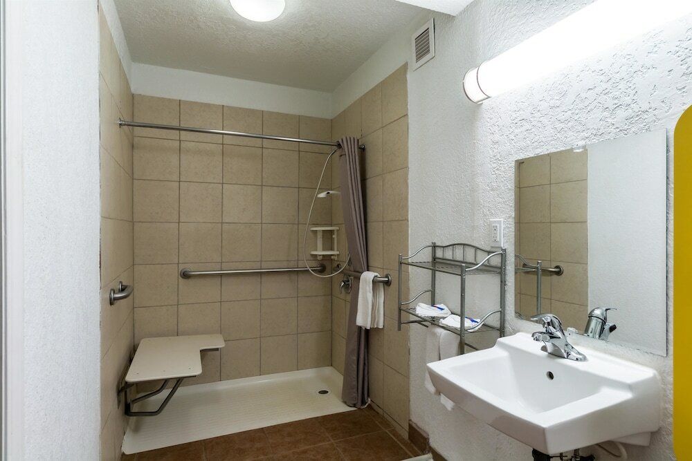 Фото Motel 6 Uvalde, Tx