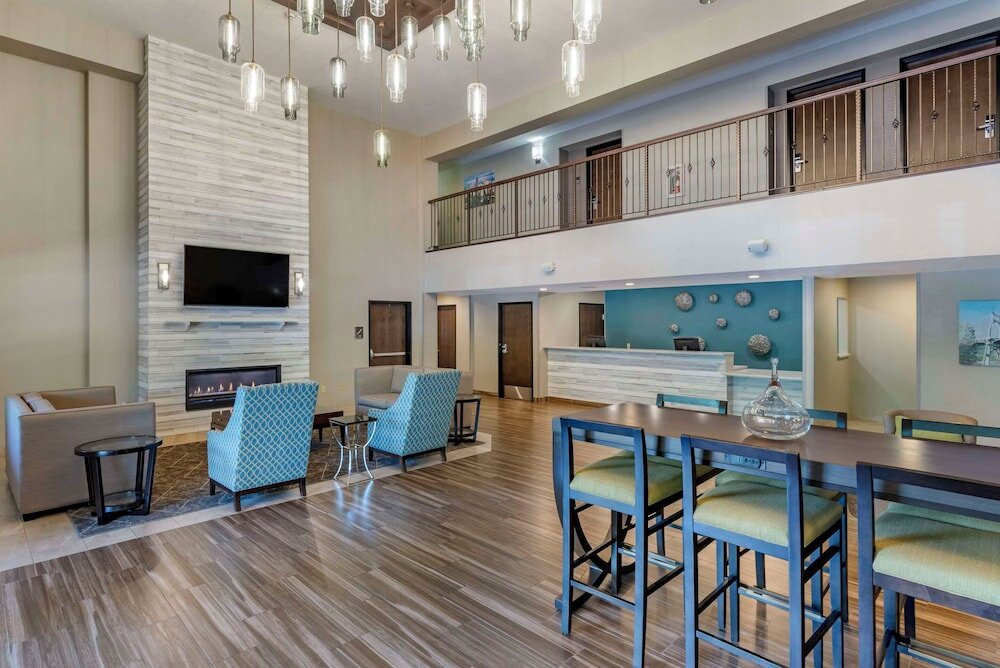 Фото Comfort Inn & Suites Tualatin - Lake Oswego South