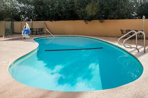 Гостиница Super 8 by Wyndham Visalia