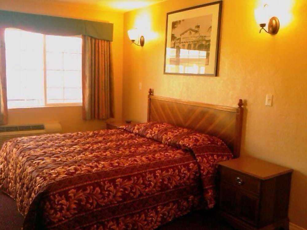 Фото Aqua Inn Motel