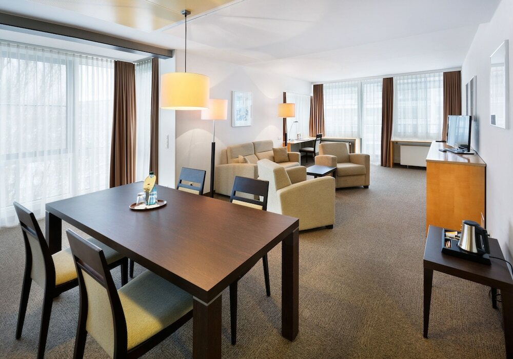 Фото Kongresshotel Potsdam am Templiner See