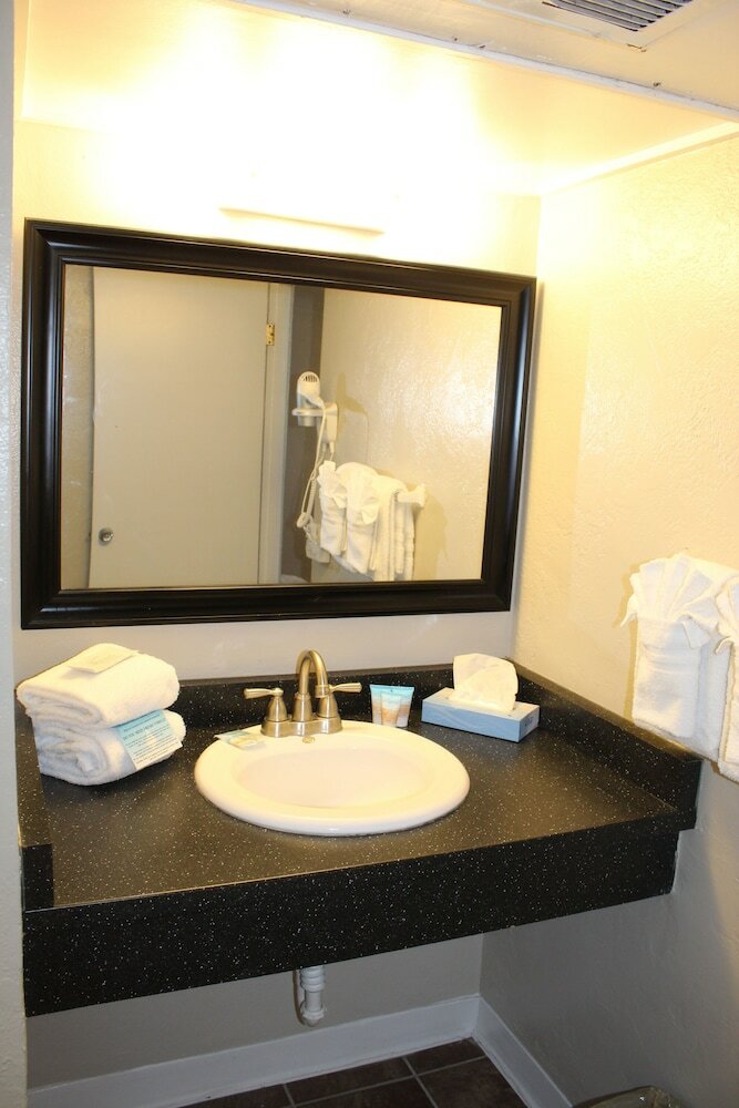 Фото Cove Motel Oceanfront