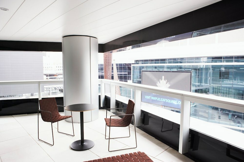 Фото Le Germain Hotel Maple Leaf Square