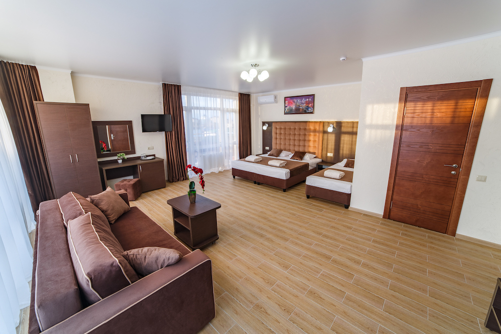 Фото Leonsia Family Hotel