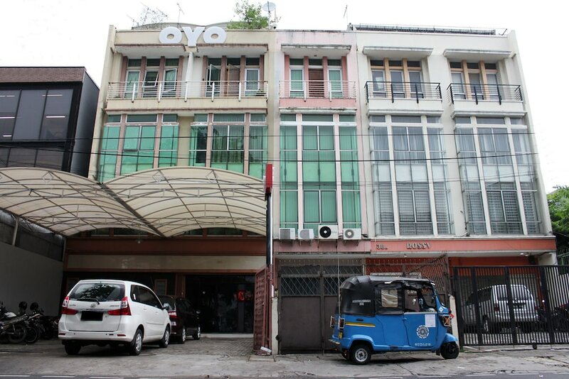 Гостиница Oyo 176 Virgo Residence в Джакарте